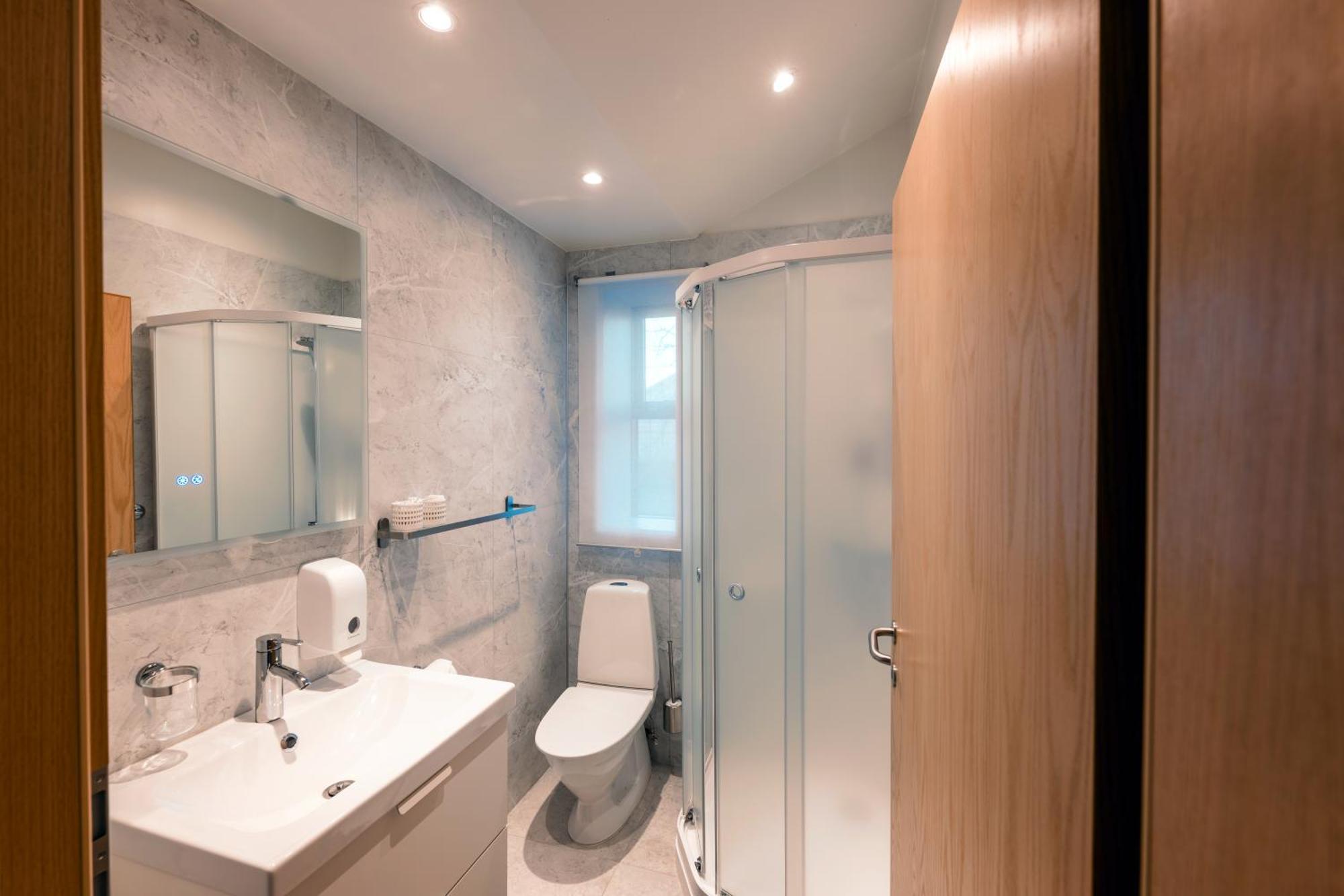 Garthur Stay Inn & Secret Lagoon Included! Флудир Экстерьер фото